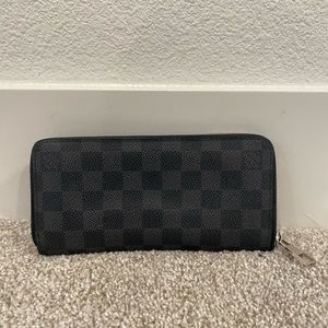 Louis Vuitton Damier graphite zippy wallet vertical